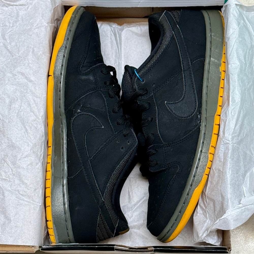 Size 11.5 -Nike SB Dunk Low 'Black University Gold' 304292-046